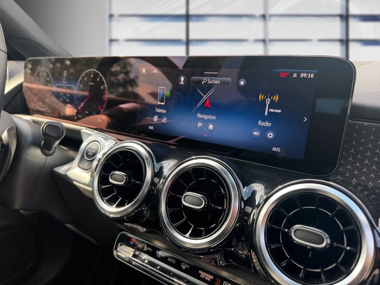Mercedes-Benz GLB 220 2024 г. Серый, пробег 52684 км
