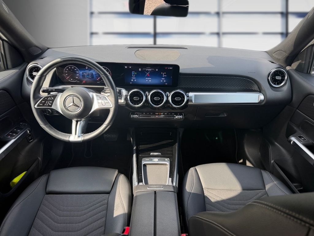 Mercedes-Benz GLB 220 2024 г. Серый, пробег 52684 км