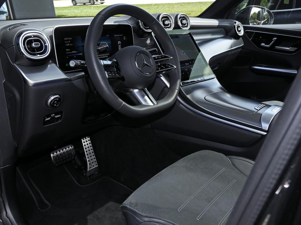 Mercedes-Benz GLC 220 2025 г. Серый, пробег 9794 км