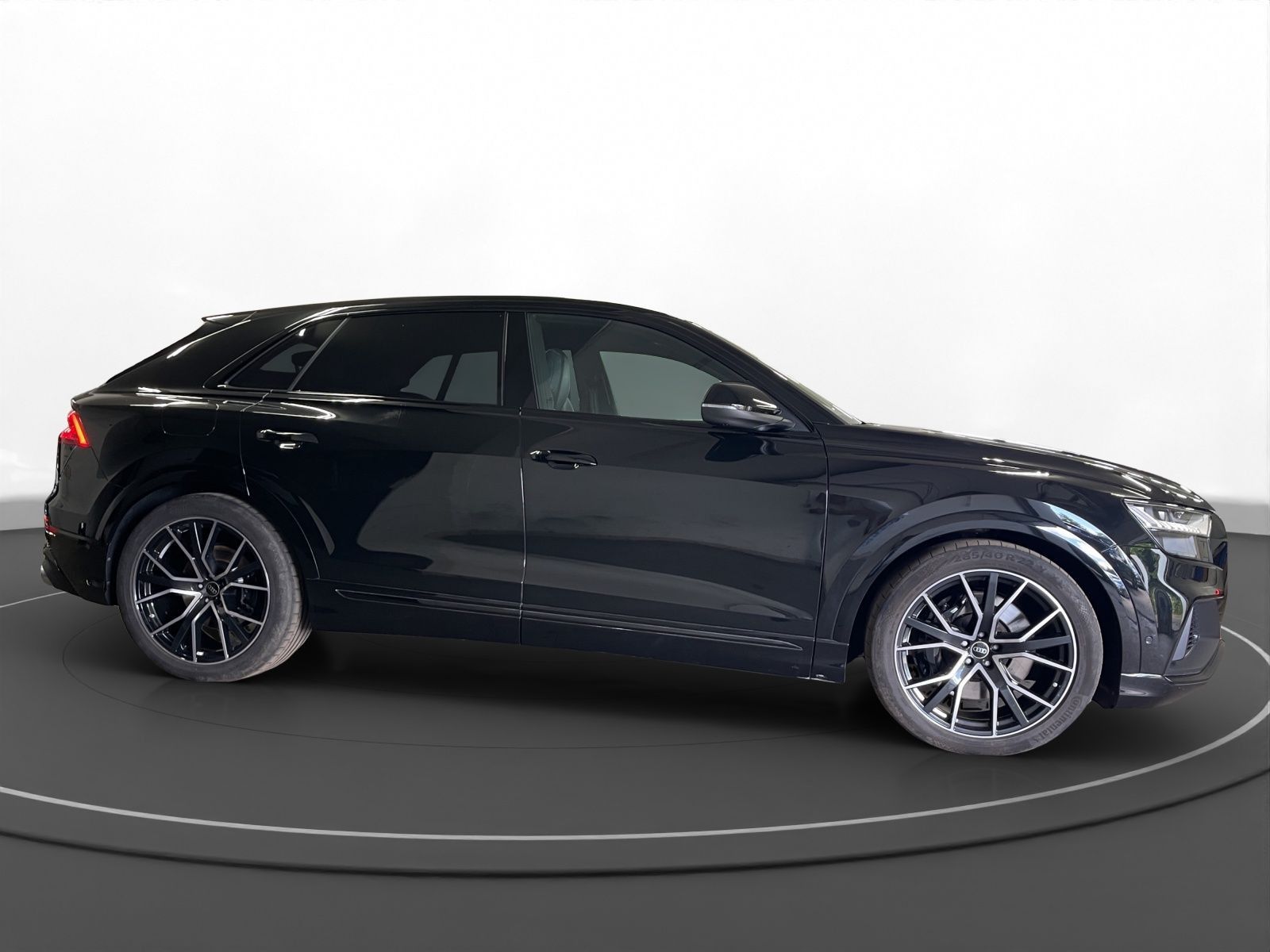 Audi SQ8 2023 г. Чёрный, пробег 27640 км
