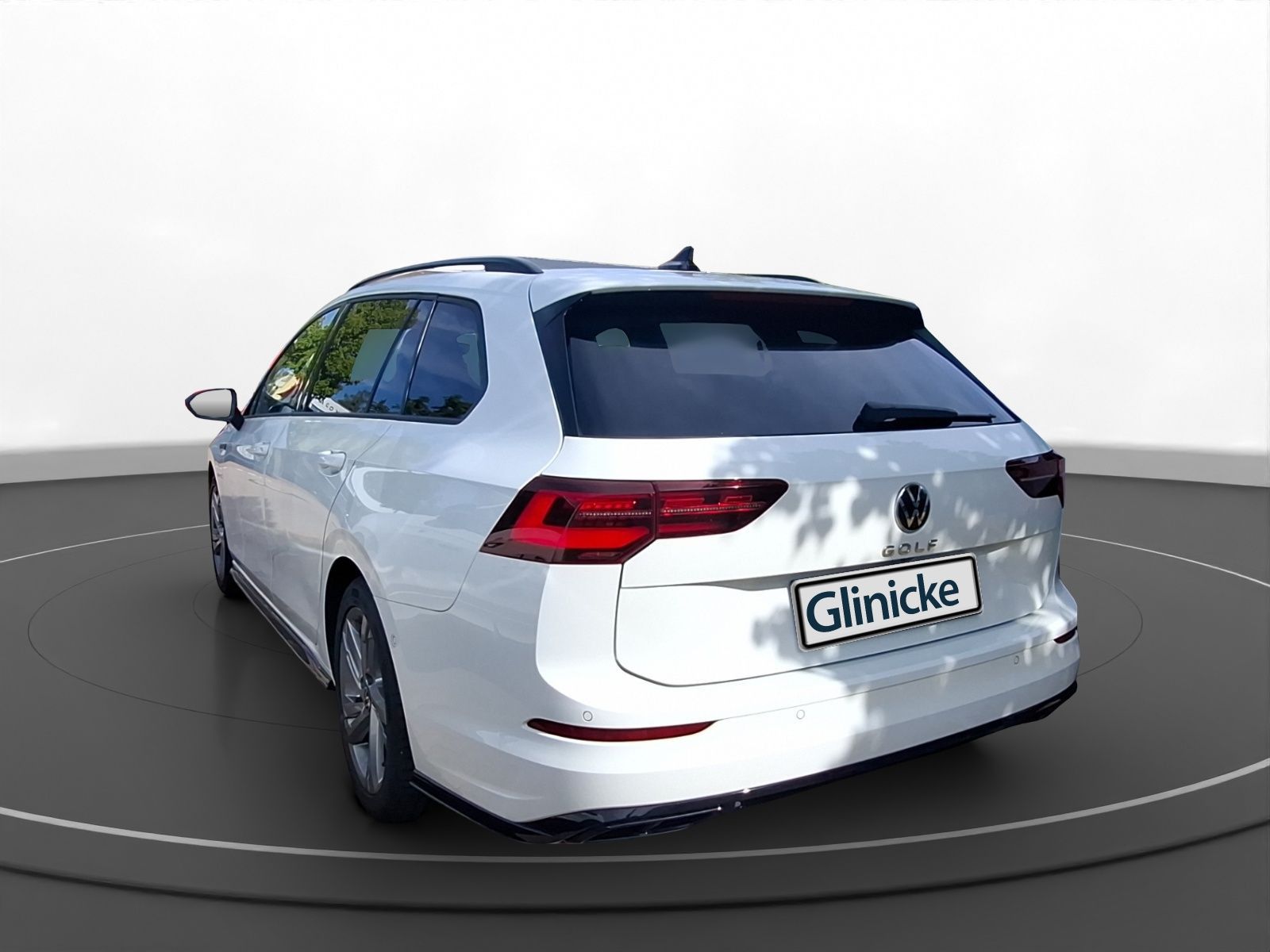 Volkswagen Golf 2024 г. Белый, пробег 35500 км