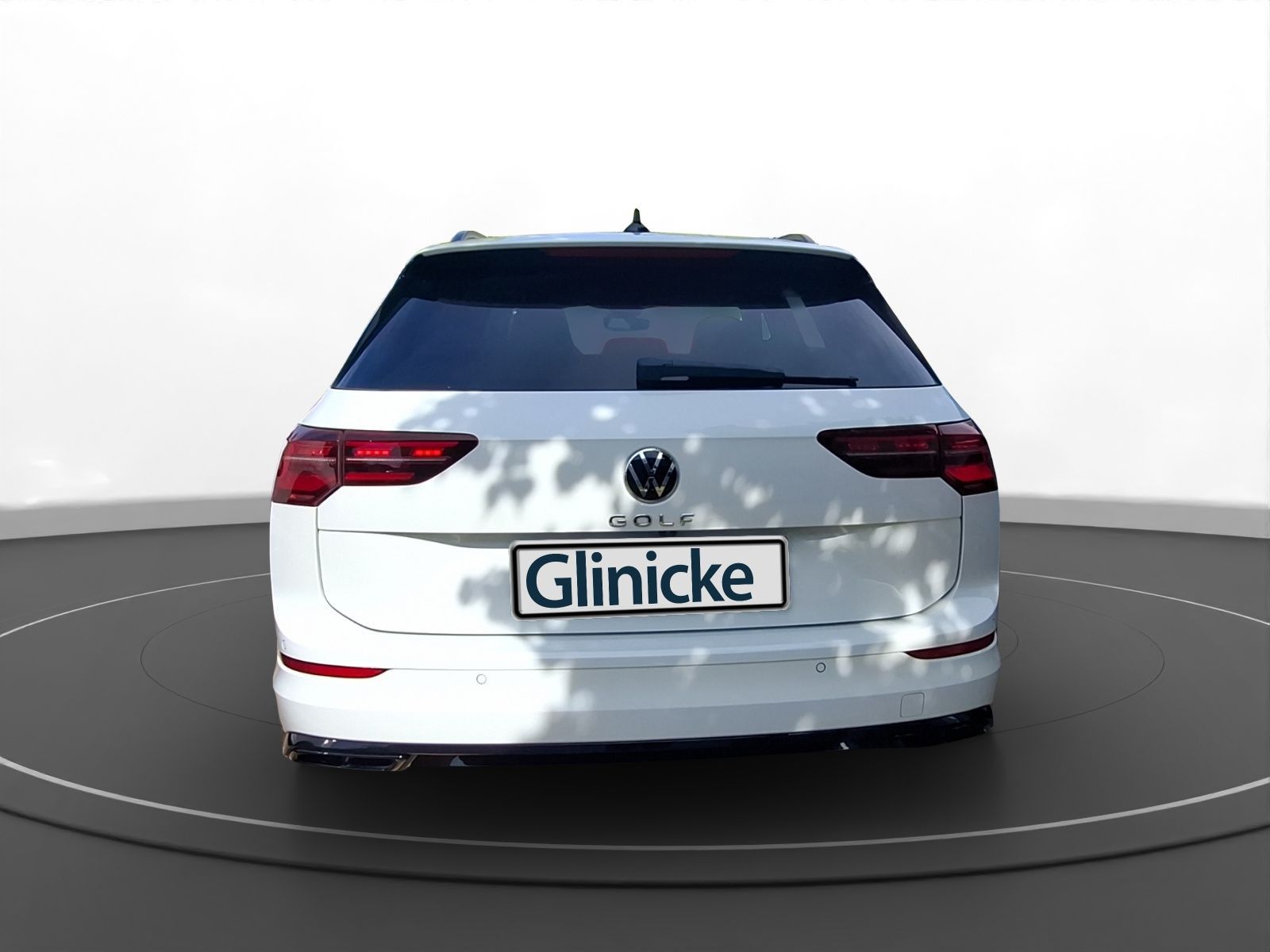 Volkswagen Golf 2024 г. Белый, пробег 35500 км