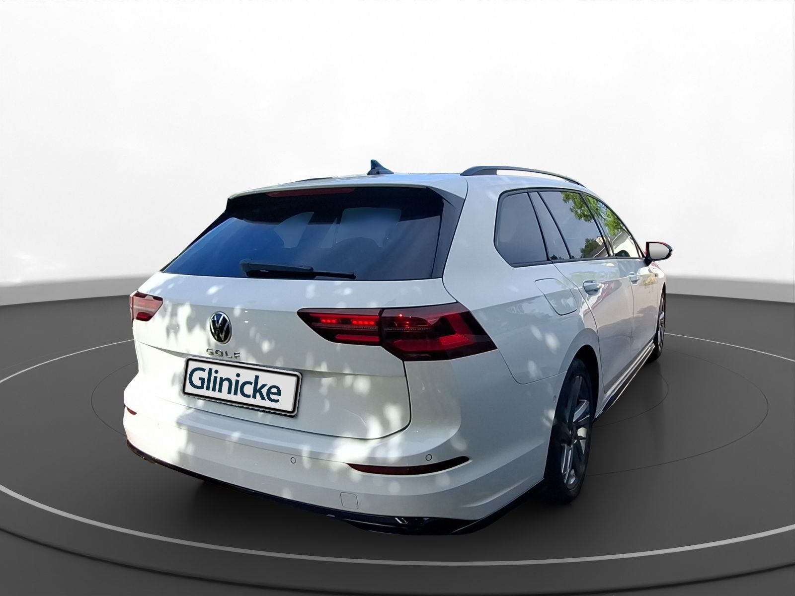 Volkswagen Golf 2024 г. Белый, пробег 35500 км