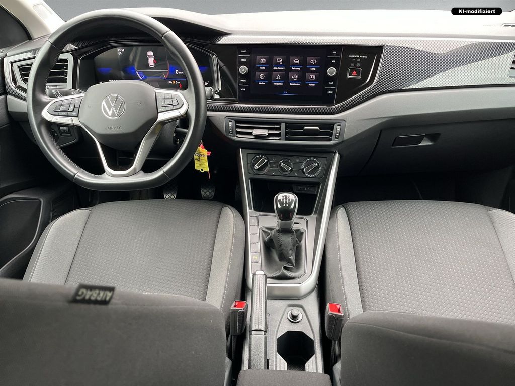 Volkswagen Polo 2023 г. Белый, пробег 59500 км