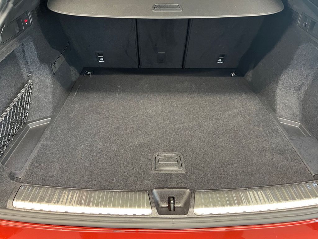 Audi Q5 2025 г. Красный, пробег 4579 км