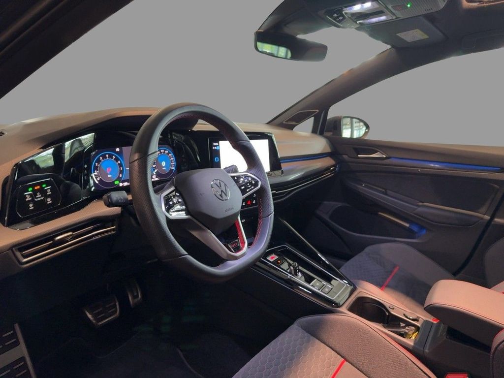 Volkswagen Golf 2024 г. Серый, пробег 40000 км