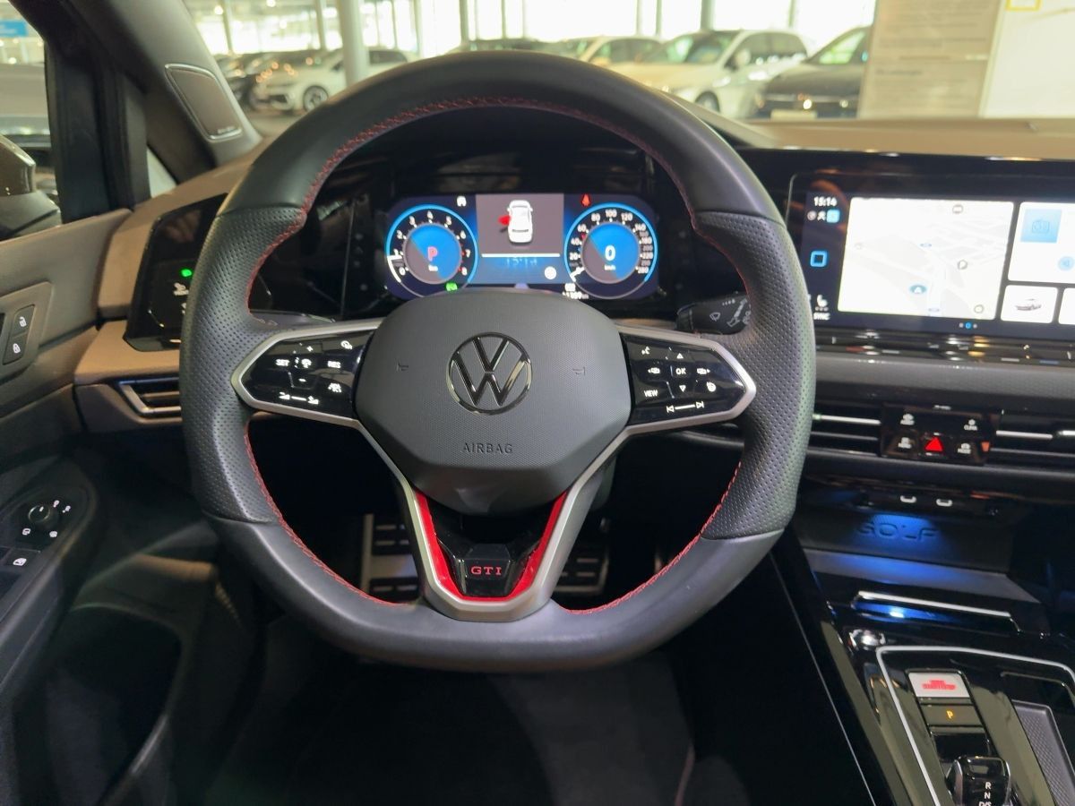 Volkswagen Golf 2024 г. Серый, пробег 40000 км