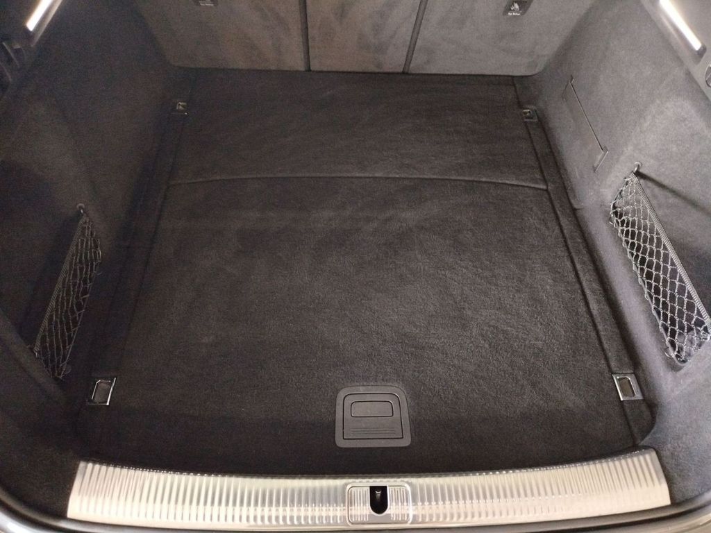 Audi A4 2023 г. Серый, пробег 37921 км