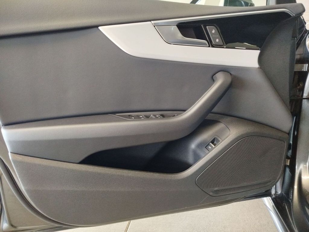 Audi A4 2023 г. Серый, пробег 37921 км
