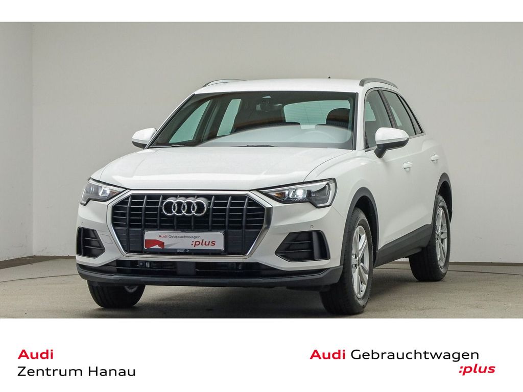 Audi Q3 2023 г. Белый, пробег 32300 км