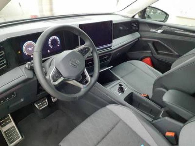 Volkswagen Tiguan 2025 г. Чёрный, пробег 18735 км