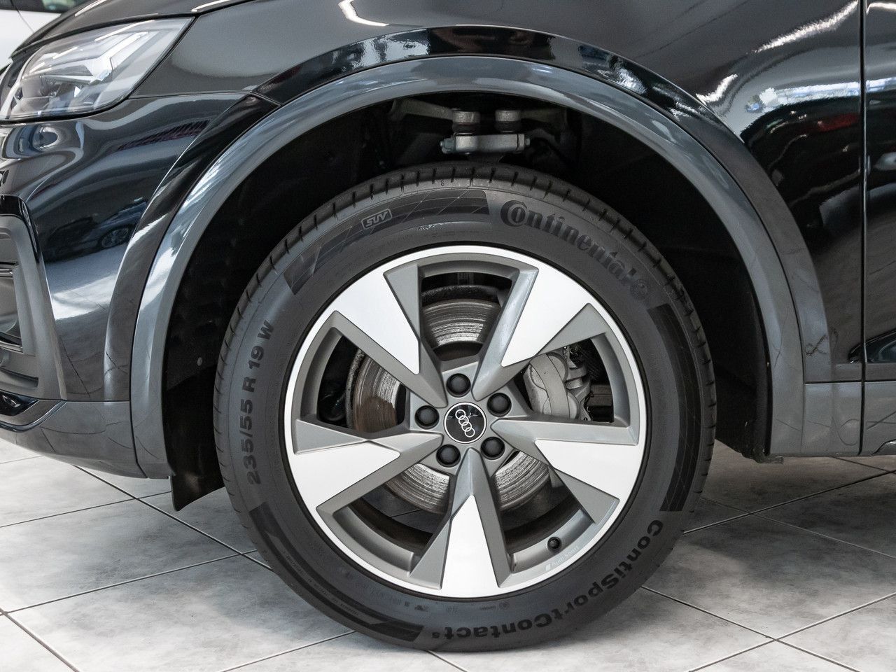 Audi Q5 2022 г. Чёрный, пробег 53067 км
