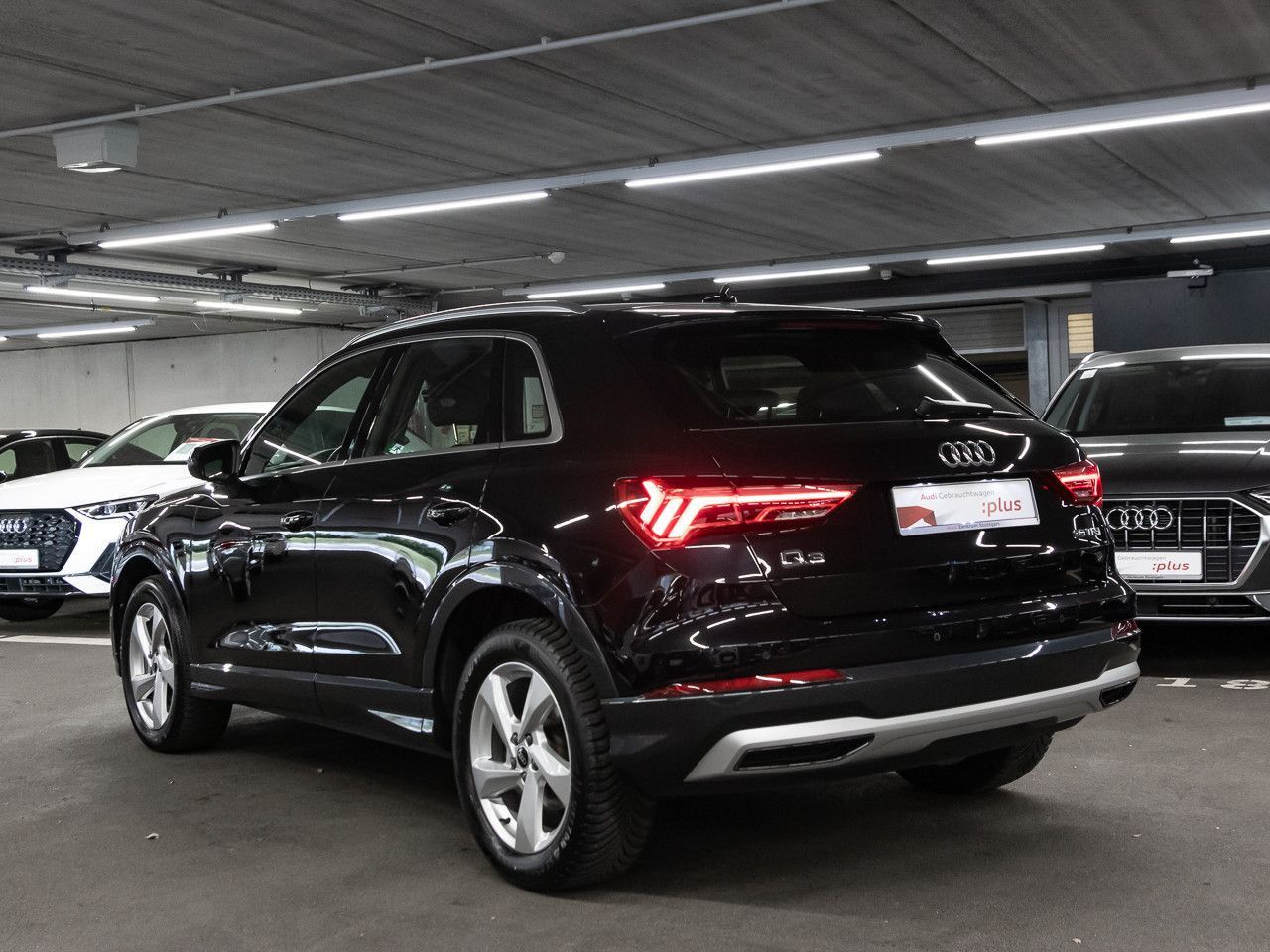 Audi Q3 2022 г. Чёрный, пробег 26218 км