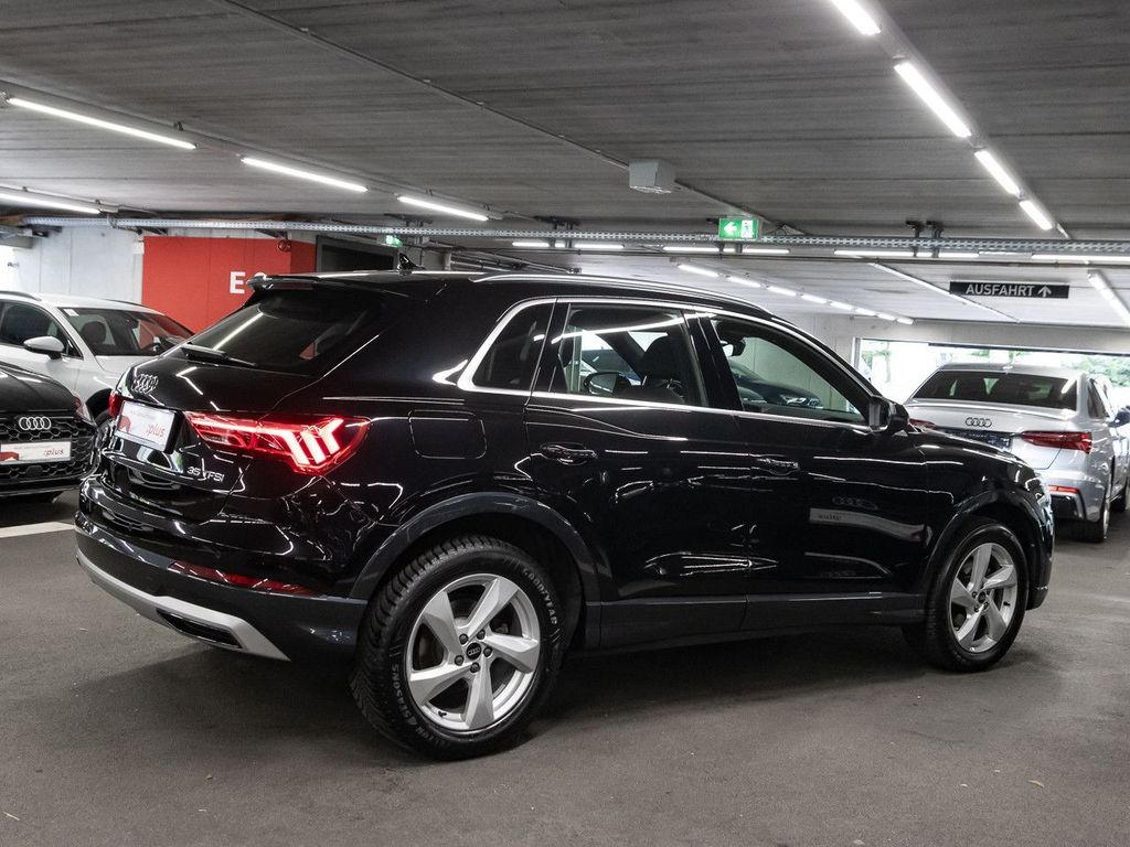 Audi Q3 2022 г. Чёрный, пробег 26218 км