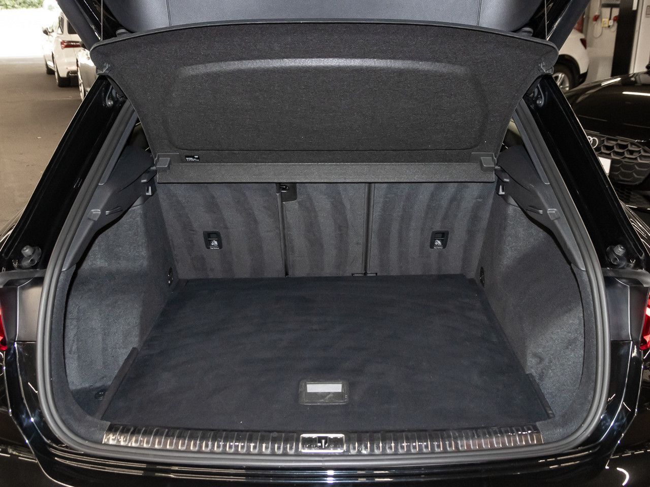 Audi Q3 2022 г. Чёрный, пробег 26218 км