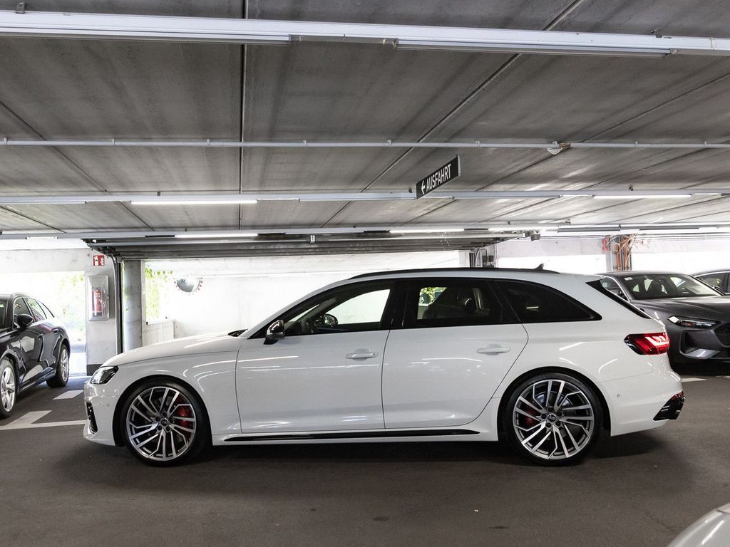 Audi RS4 2023 г. Белый, пробег 46199 км