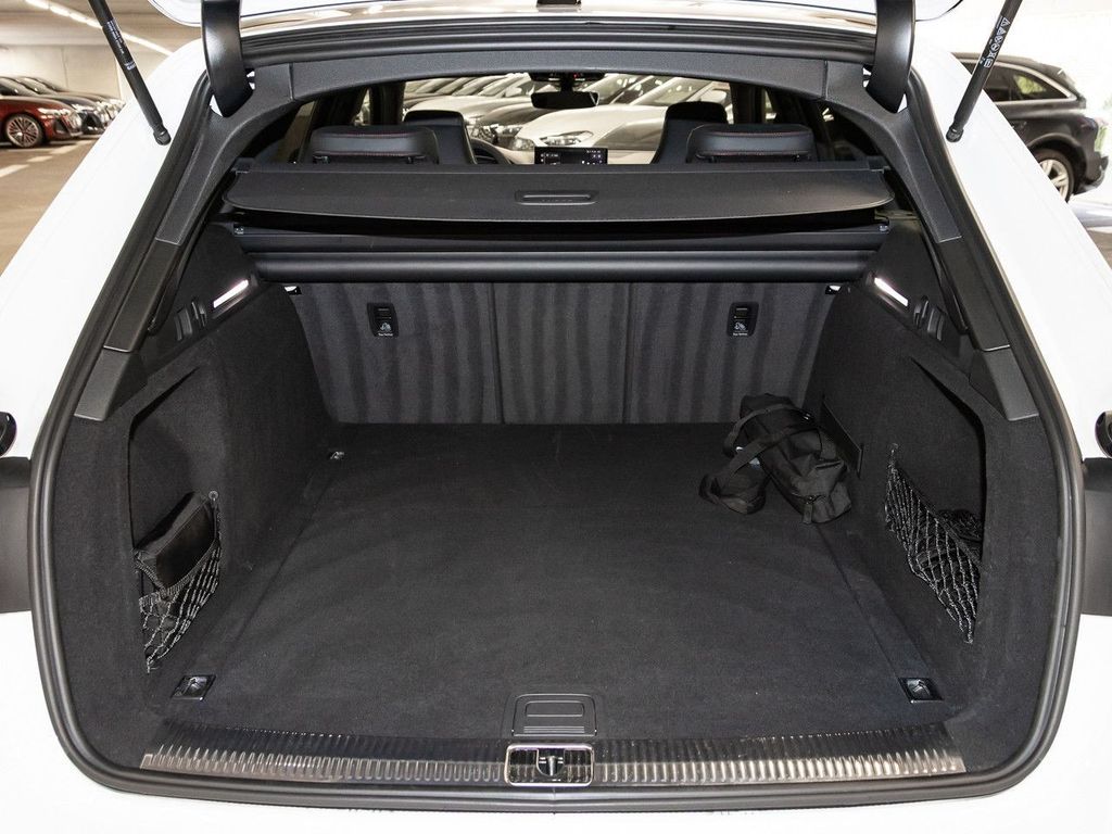 Audi RS4 2023 г. Белый, пробег 46199 км