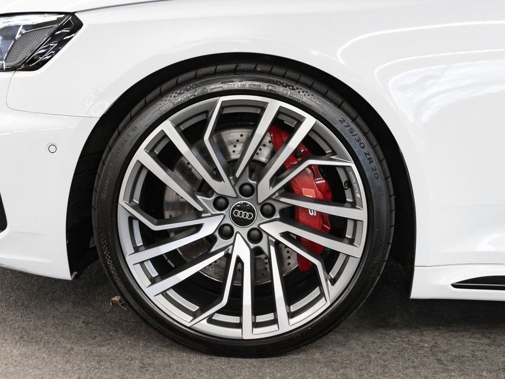 Audi RS4 2023 г. Белый, пробег 46199 км