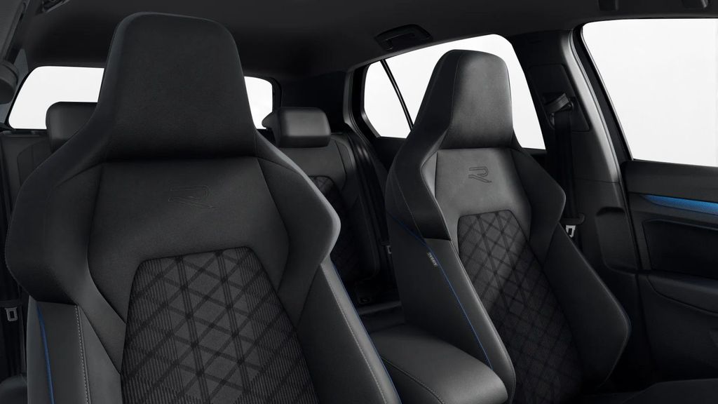 Volkswagen Golf 2025 г. Чёрный, пробег 5350 км