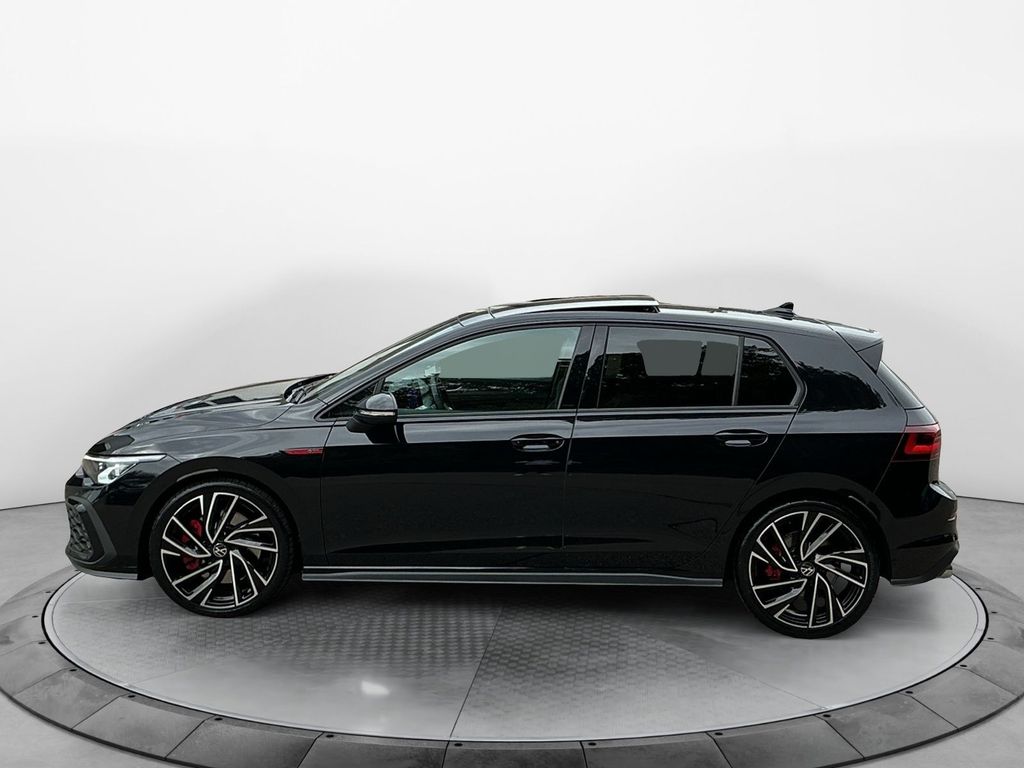 Volkswagen Golf 2023 г. Чёрный, пробег 53450 км
