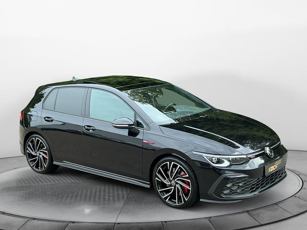 Volkswagen Golf 2023 г. Чёрный, пробег 53450 км