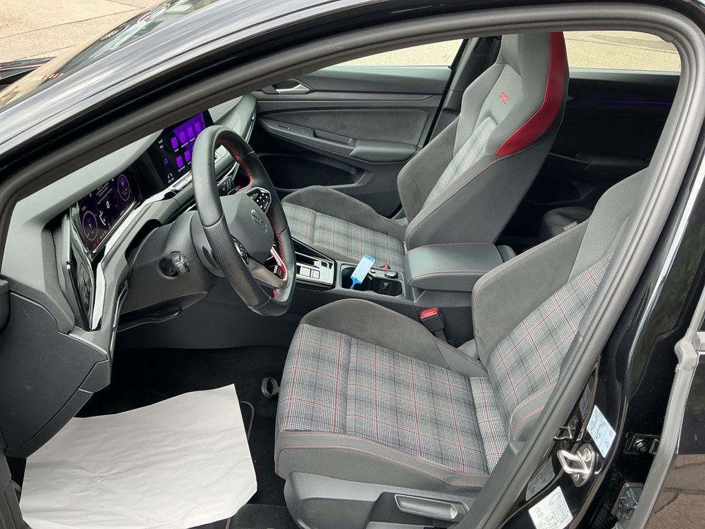 Volkswagen Golf 2023 г. Чёрный, пробег 53450 км