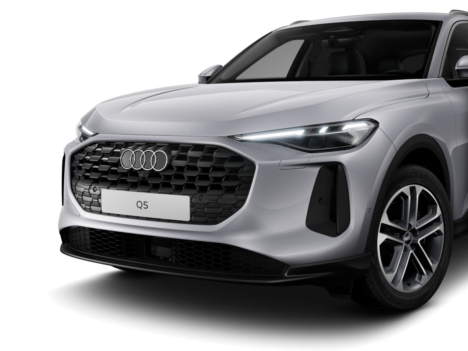 Audi Q5 2025 г. Серебристый, пробег 25356 км