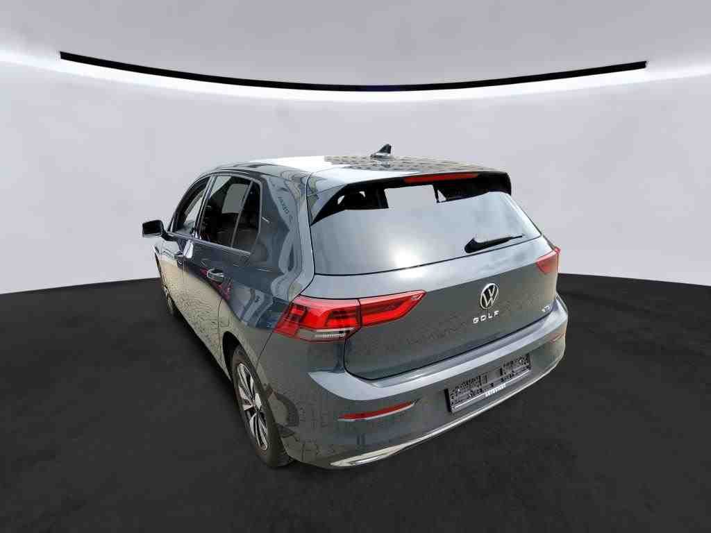 Volkswagen Golf 2024 г. Серый, пробег 20500 км