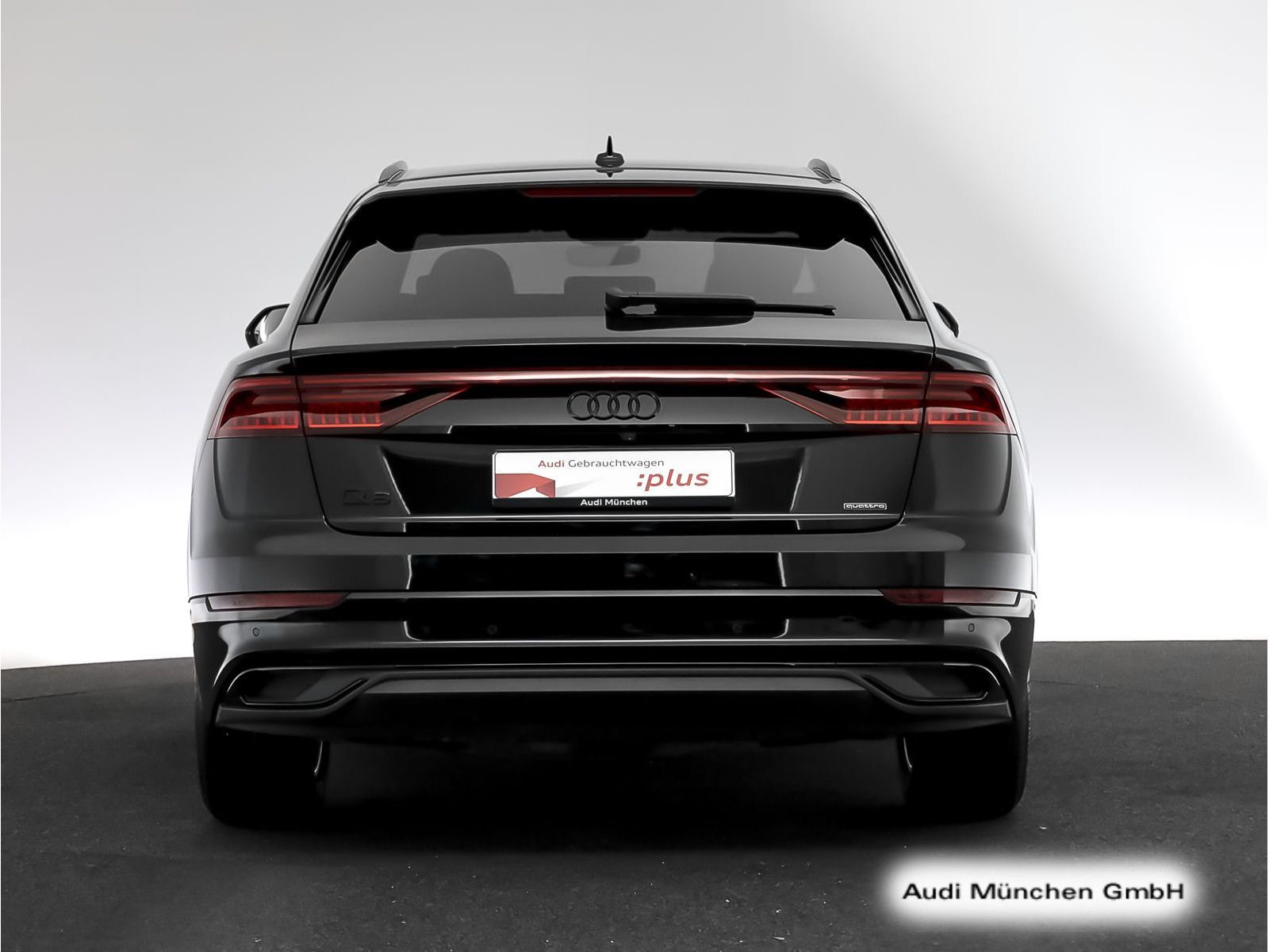 Audi Q8 2023 г. Чёрный, пробег 51787 км