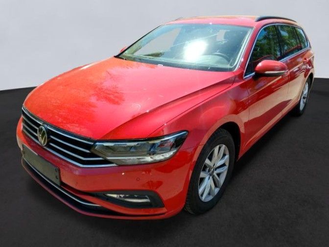 Volkswagen Passat 2024 г. Красный, пробег 54375 км
