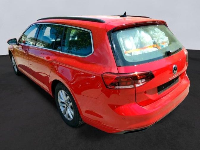 Volkswagen Passat 2024 г. Красный, пробег 54375 км