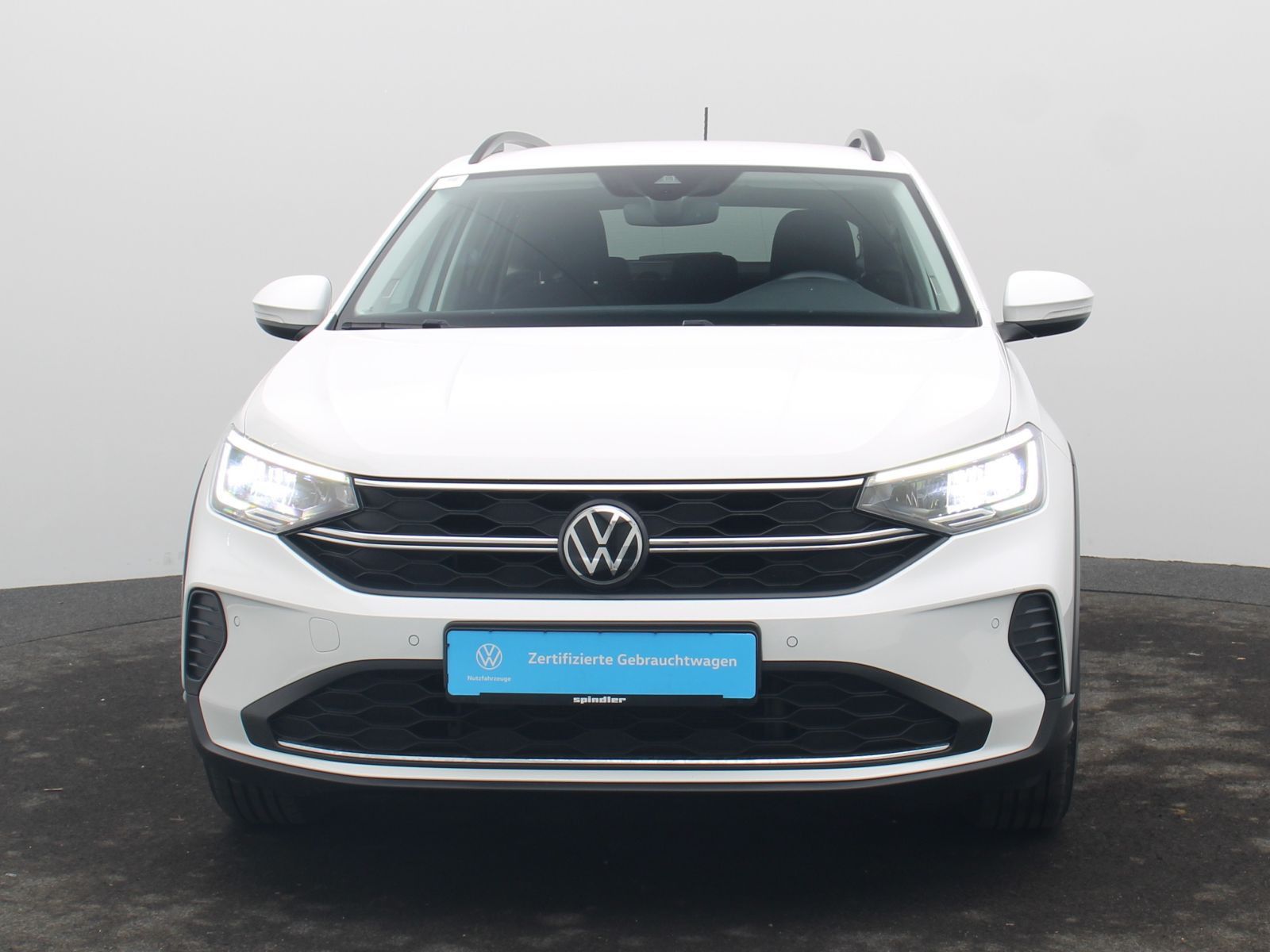 Volkswagen Taigo 2023 г. Белый, пробег 42000 км