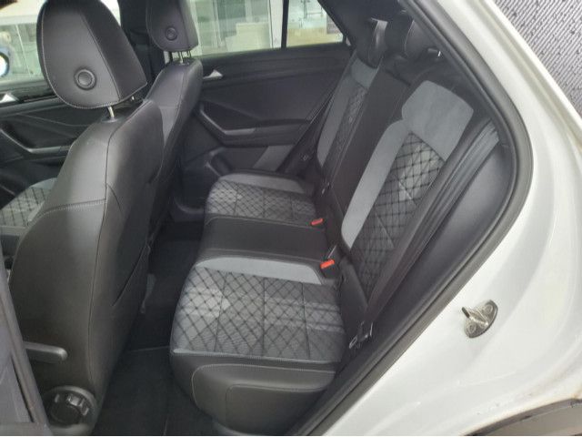 Volkswagen T-Roc 2022 г. Белый, пробег 31656 км