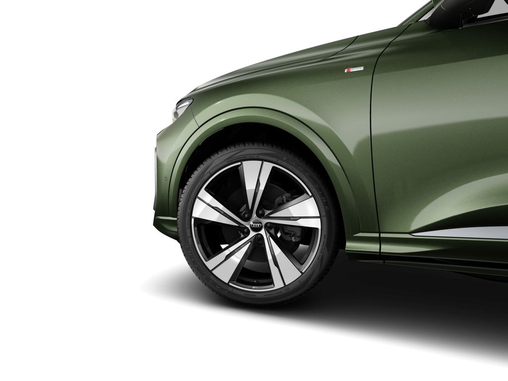 Audi Q5 2026 г. Зелёный, пробег 7261 км