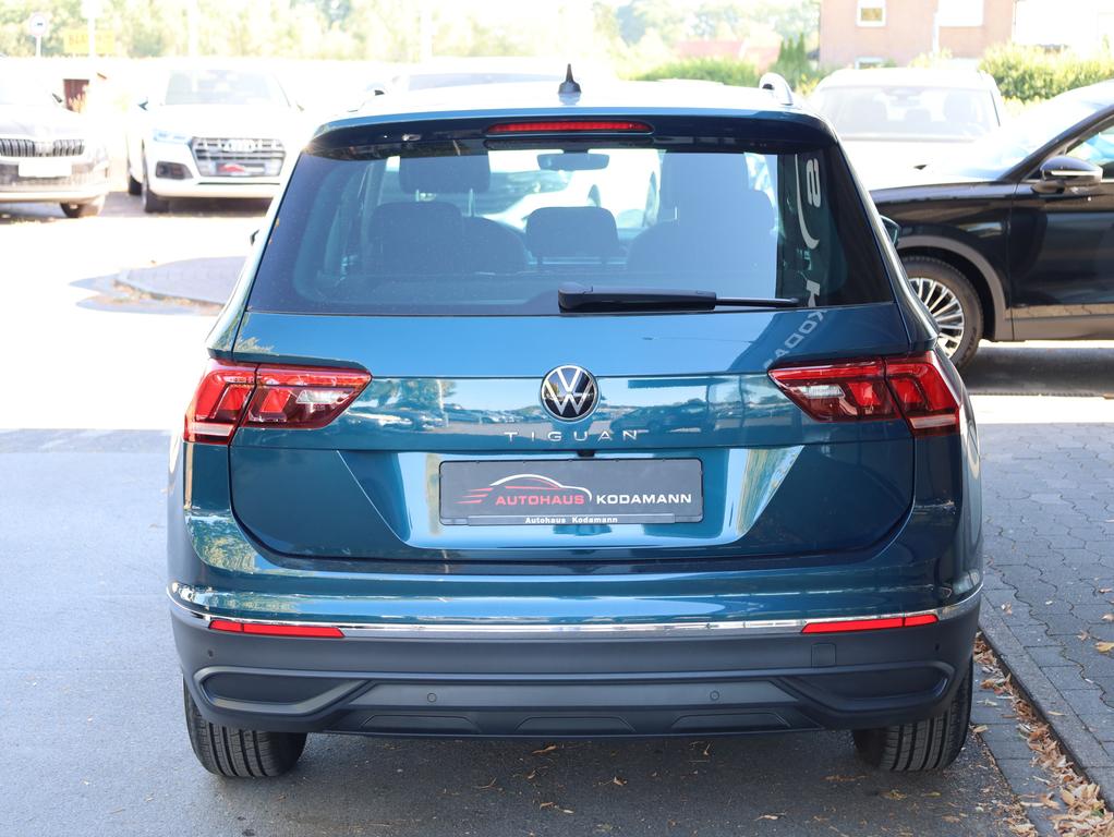 Volkswagen Tiguan 2024 г. Синий, пробег 46765 км
