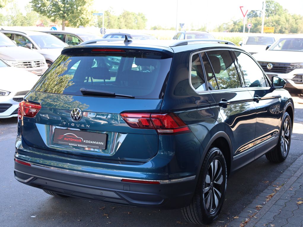 Volkswagen Tiguan 2024 г. Синий, пробег 46765 км