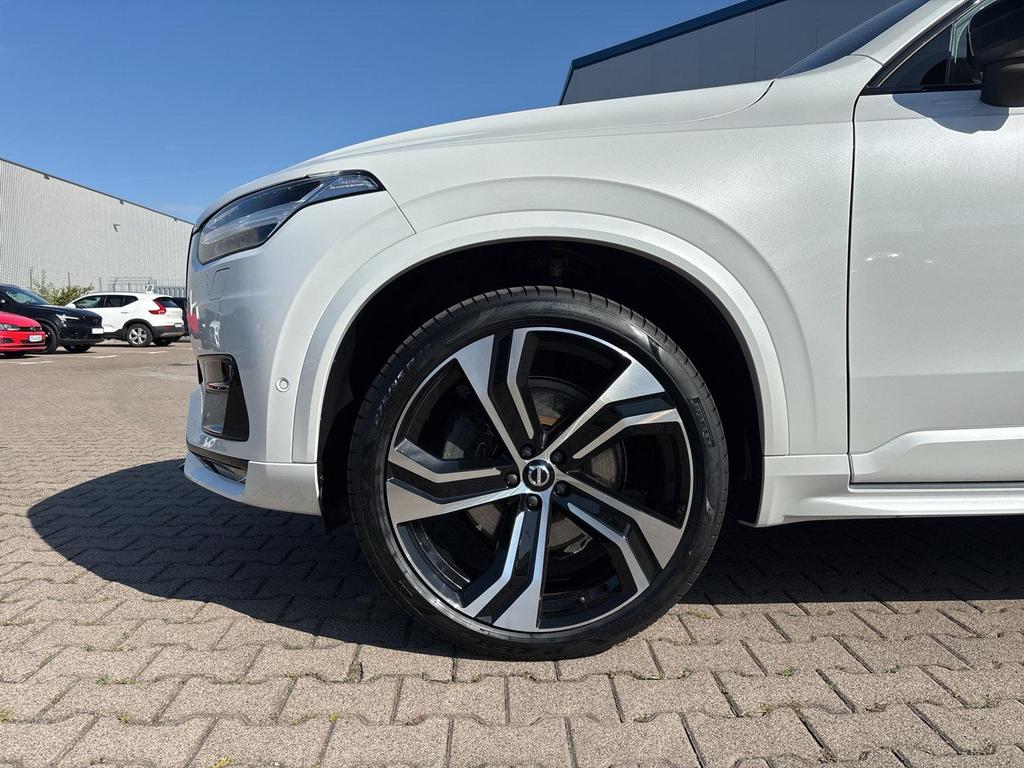 Volvo XC90 2023 г. Белый, пробег 59178 км