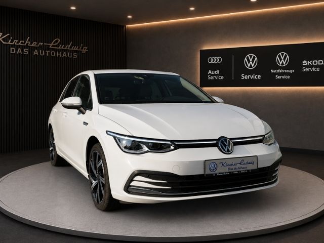 Volkswagen Golf 2024 г. Белый, пробег 22606 км