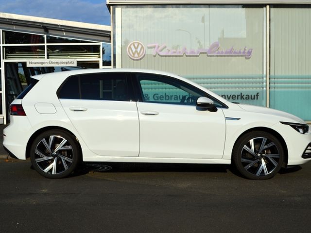 Volkswagen Golf 2024 г. Белый, пробег 22606 км