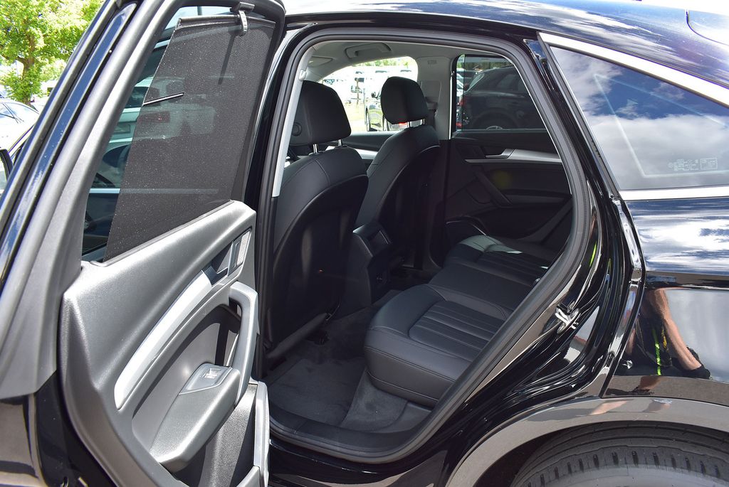 Audi Q5 2023 г. Чёрный, пробег 59986 км