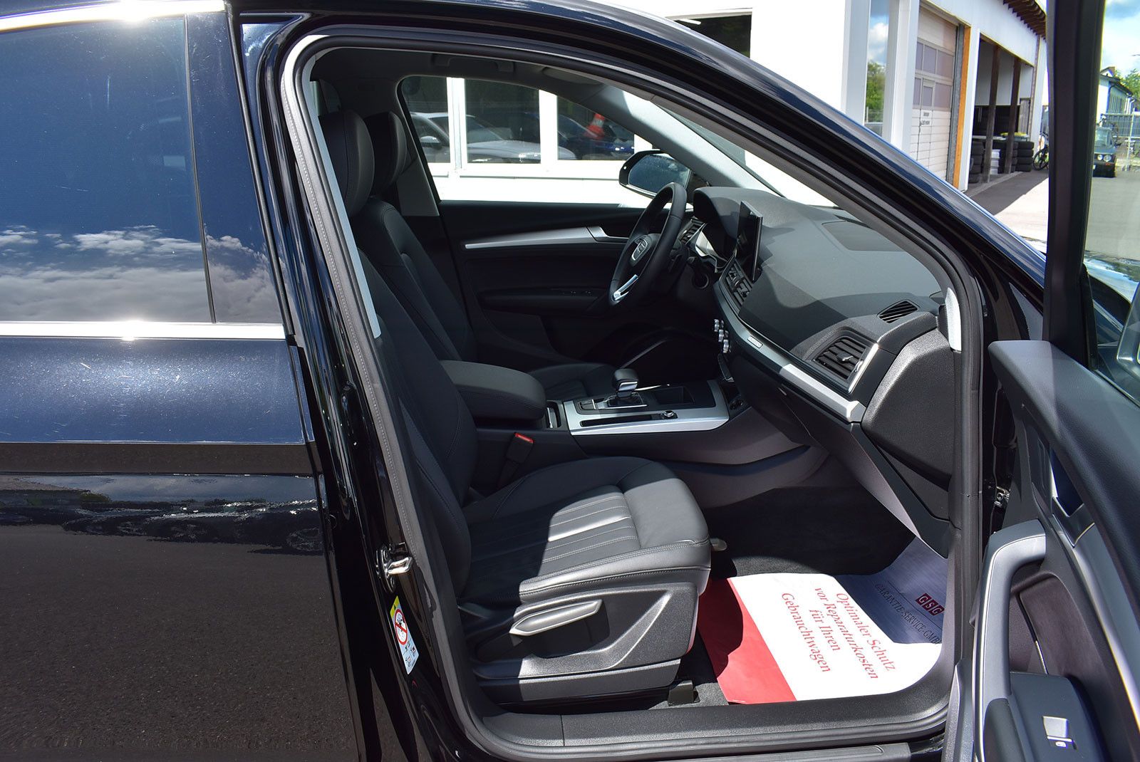 Audi Q5 2023 г. Чёрный, пробег 59986 км