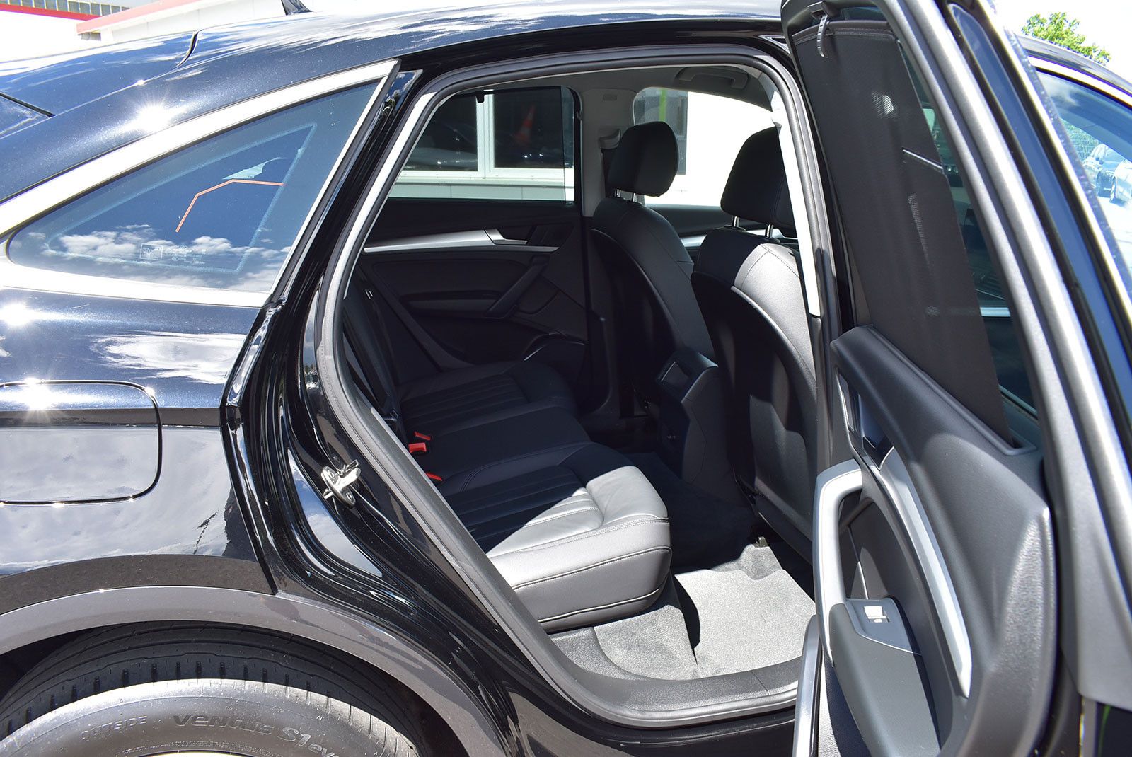 Audi Q5 2023 г. Чёрный, пробег 59986 км