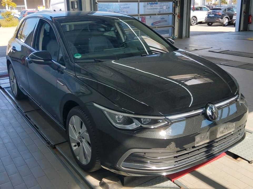 Volkswagen Golf 2024 г. Чёрный, пробег 27390 км