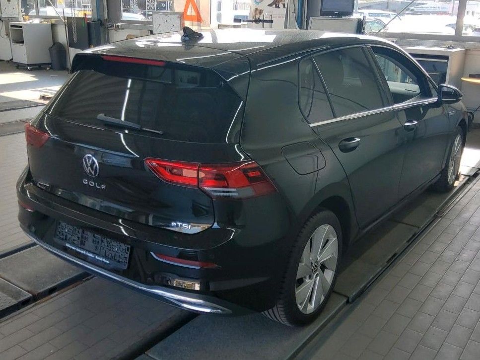 Volkswagen Golf 2024 г. Чёрный, пробег 27390 км