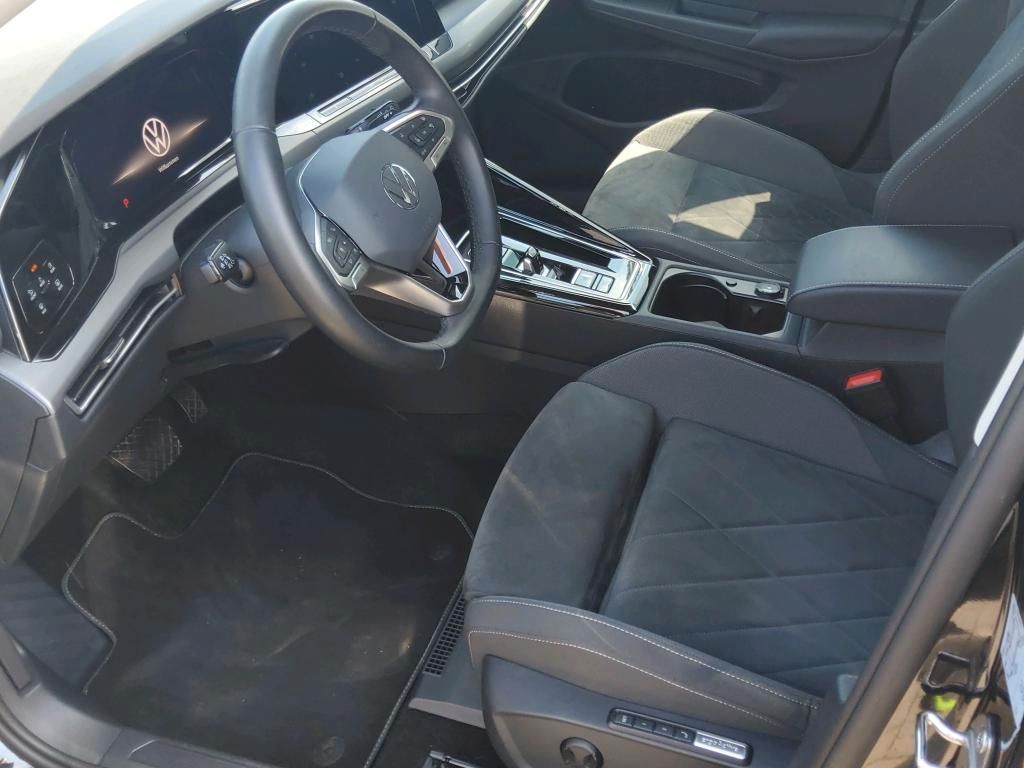 Volkswagen Golf 2024 г. Чёрный, пробег 27390 км