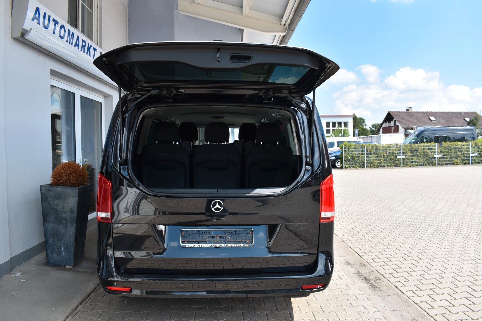 Mercedes-Benz V 250 2022 г. Чёрный, пробег 51127 км