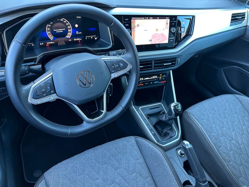 Volkswagen Polo 2024 г. Чёрный, пробег 49750 км