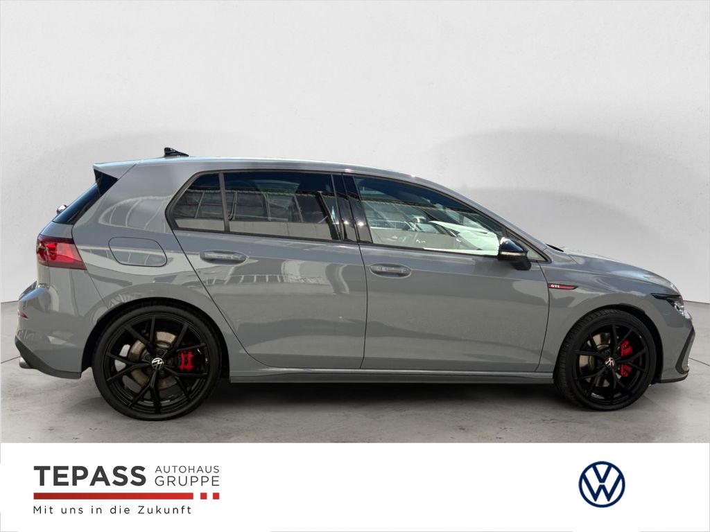Volkswagen Golf 2023 г. Серый, пробег 22466 км