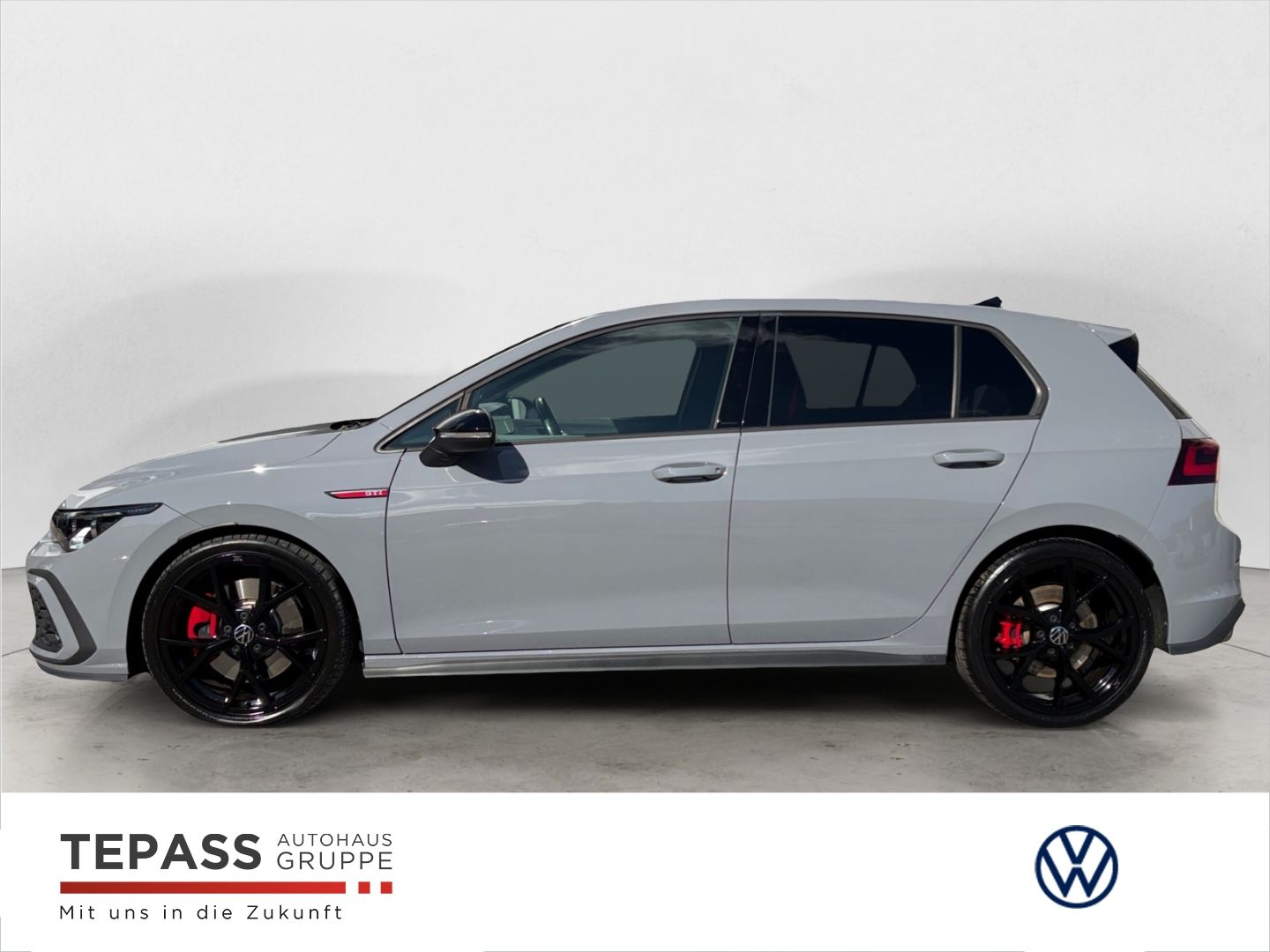 Volkswagen Golf 2023 г. Серый, пробег 22466 км