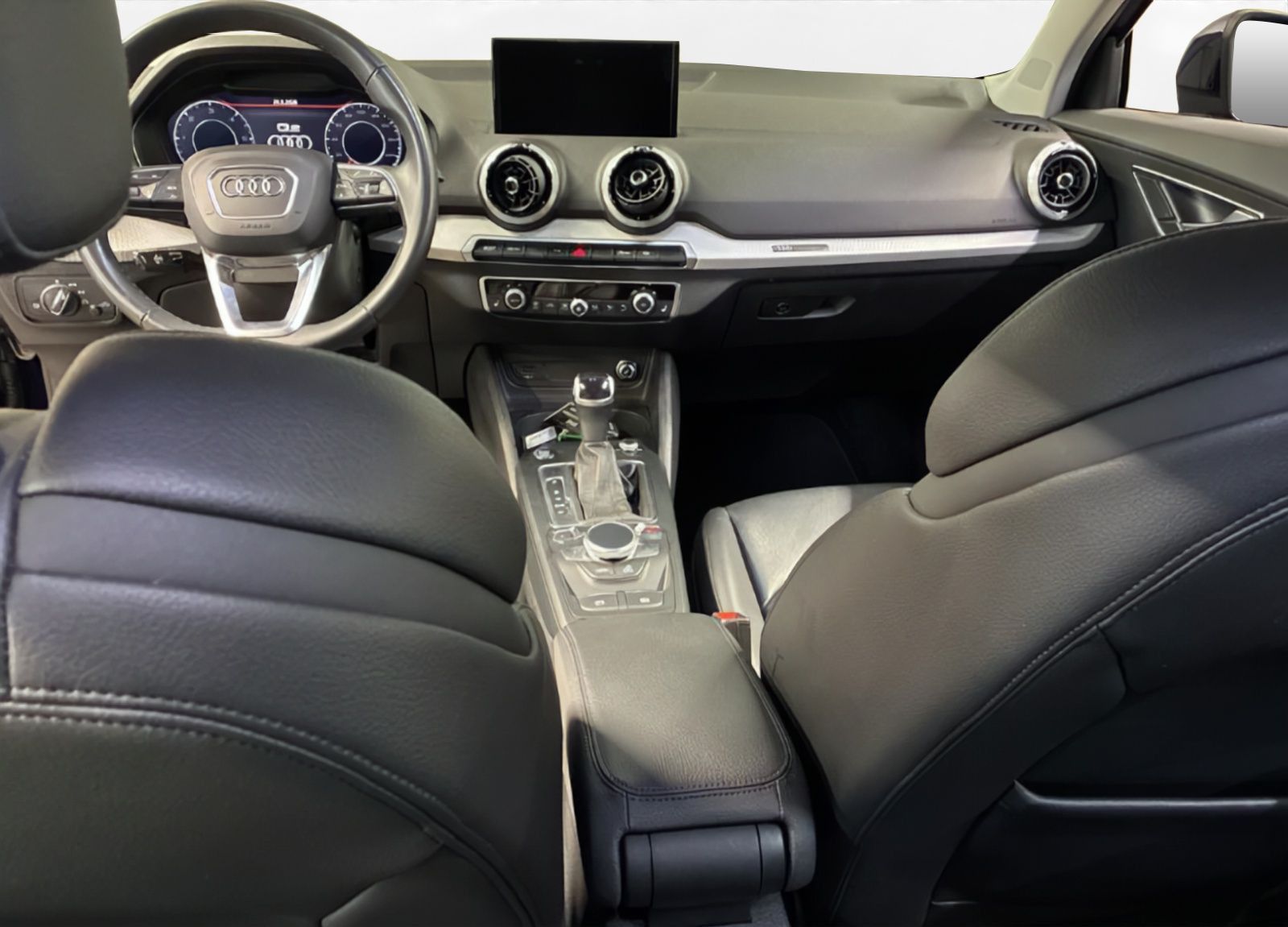 Audi Q2 2023 г. Синий, пробег 57500 км